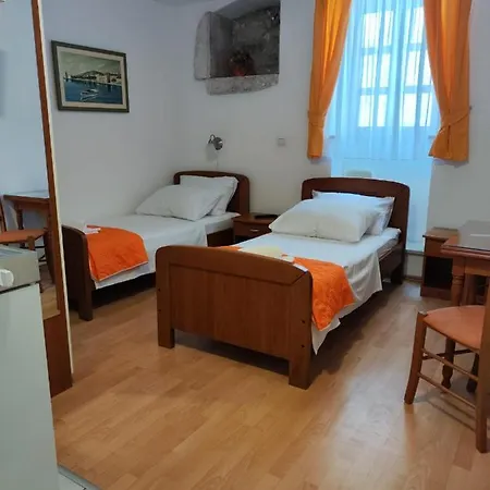 Apartment Maja *
