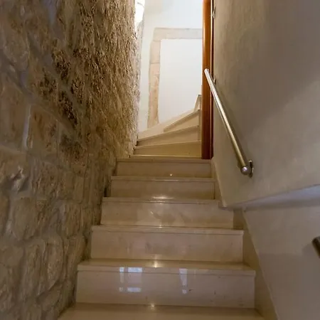 Apartman Maja *